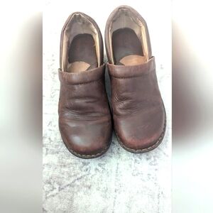 Born Woman's  Leather Clogs Shoes  Size 7